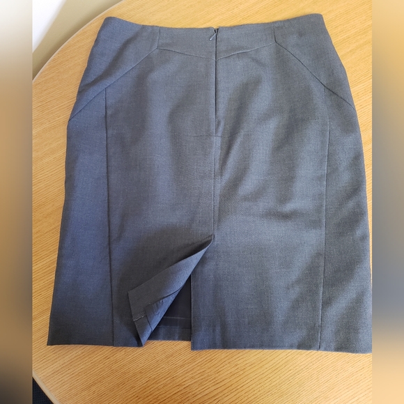 WOMENS SIZE 10, BLUE GRAY LINED PENCIL SKIRT. WORTHINGTON - Picture 3 of 6